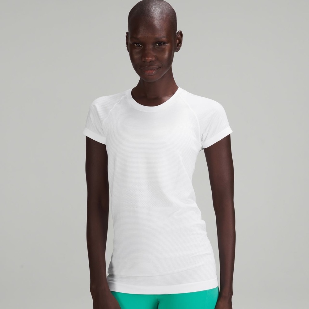 Swiftly Tech Short-Sleeve Shirt 2.0 Size 8